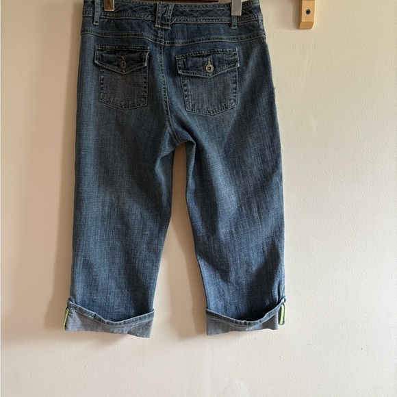 Y2K Point Zero Capri Jeans | Mid-Rise | Embroidered Cuffs - Picture 5 of 7